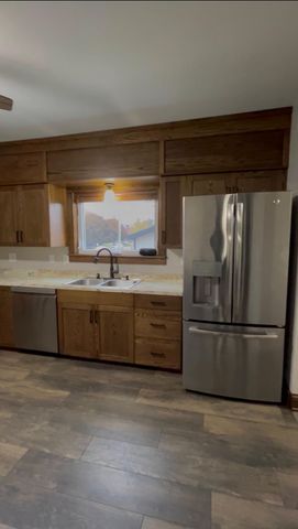 110 4th Street SW, Plainview, MN 55964