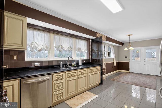 6605 ELLENWOOD DR, La Plata, MD 20646