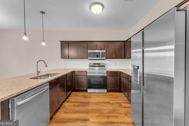 139 W W Winn Avenue, Hinesville, GA 31313