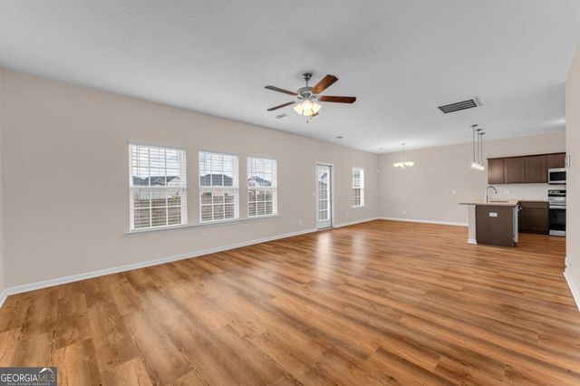 139 W W Winn Avenue, Hinesville, GA 31313