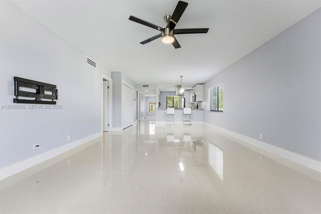 16451 Blatt Blvd 201, Weston, FL 33326