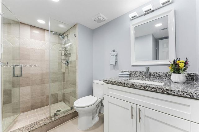 16451 Blatt Blvd 201, Weston, FL 33326