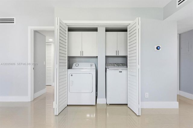 16451 Blatt Blvd 201, Weston, FL 33326