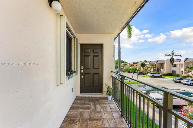 16451 Blatt Blvd 201, Weston, FL 33326