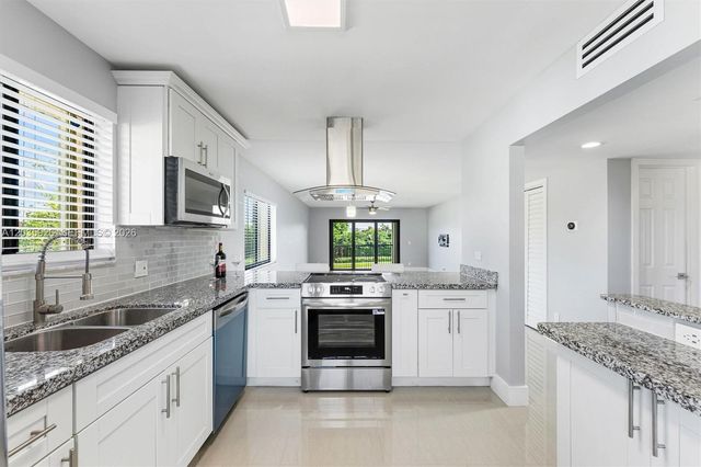 16451 Blatt Blvd 201, Weston, FL 33326