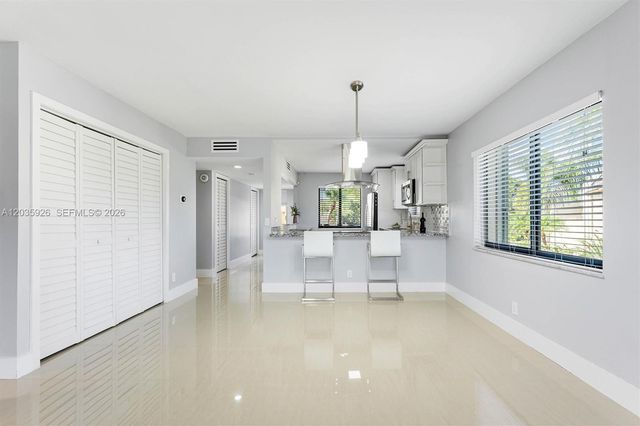 16451 Blatt Blvd 201, Weston, FL 33326