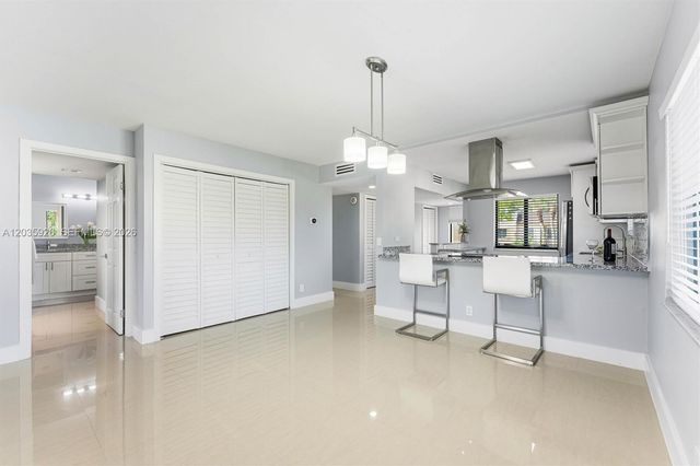 16451 Blatt Blvd 201, Weston, FL 33326