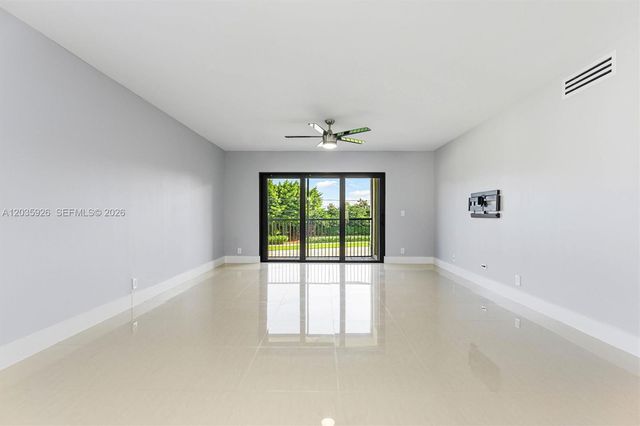 16451 Blatt Blvd 201, Weston, FL 33326