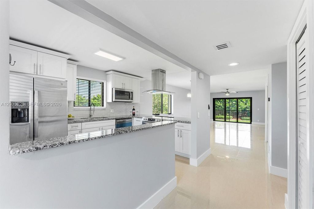 16451 Blatt Blvd 201, Weston, FL 33326