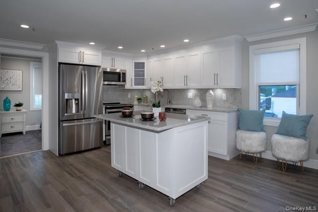 35-4 New York Avenue 35-4, Huntington, NY 11743