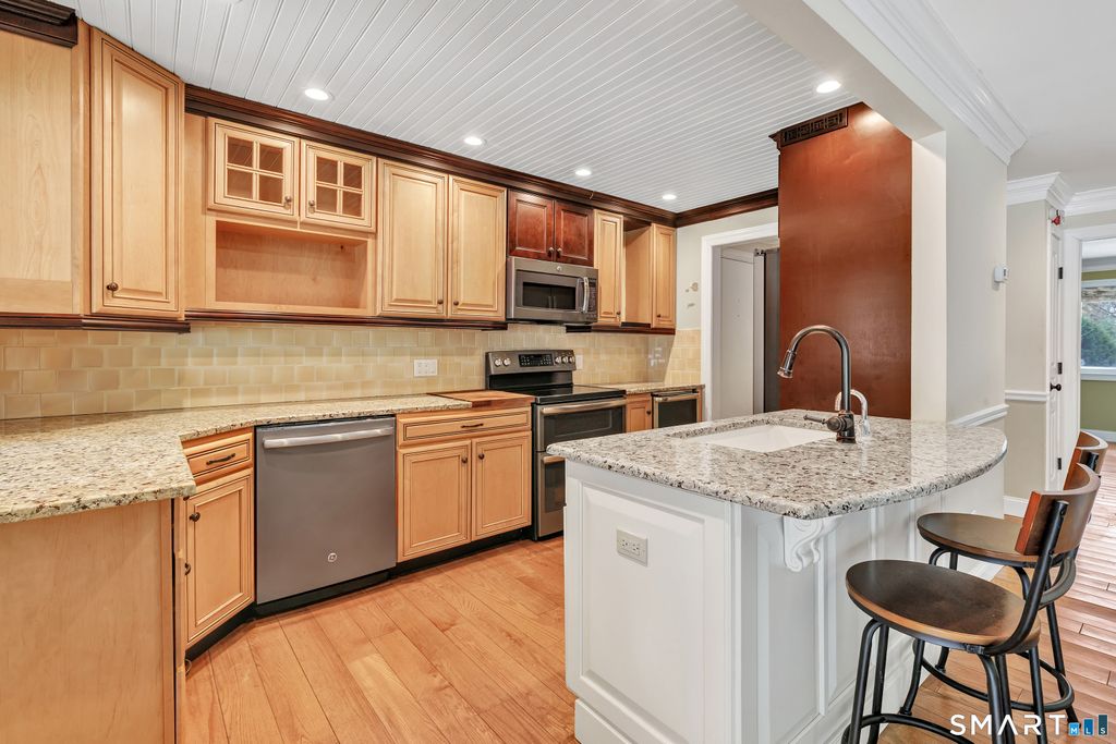 78 Heritage Village B, Southbury, CT 06488