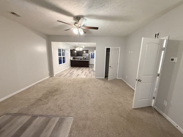 400 Rick McCormick Dr, La Vergne, TN 37086