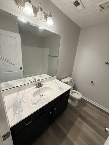 400 Rick McCormick Dr, La Vergne, TN 37086