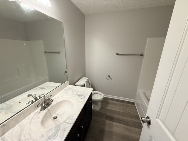400 Rick McCormick Dr, La Vergne, TN 37086