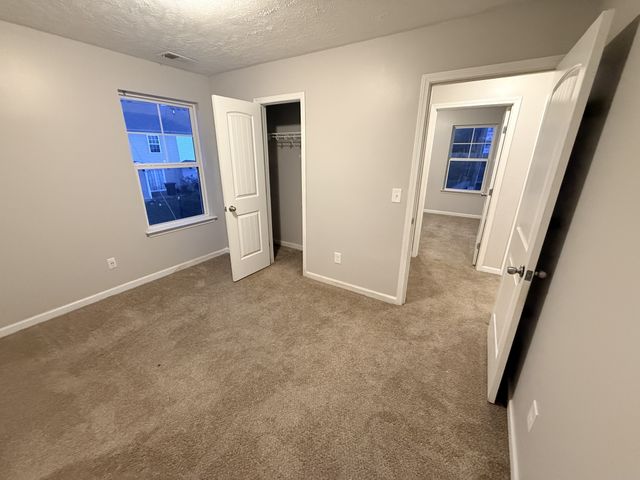 400 Rick McCormick Dr, La Vergne, TN 37086