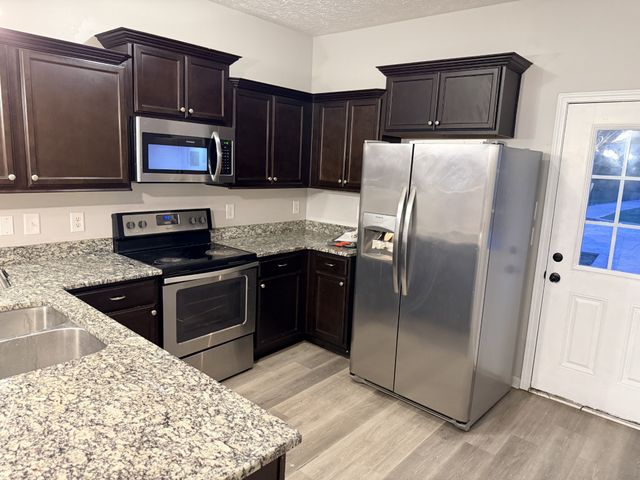 400 Rick McCormick Dr, La Vergne, TN 37086