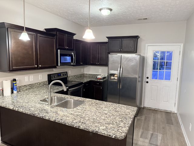 400 Rick McCormick Dr, La Vergne, TN 37086