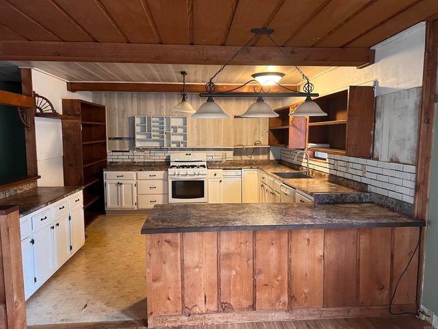 412 N Park St, Heber Springs, AR 72543