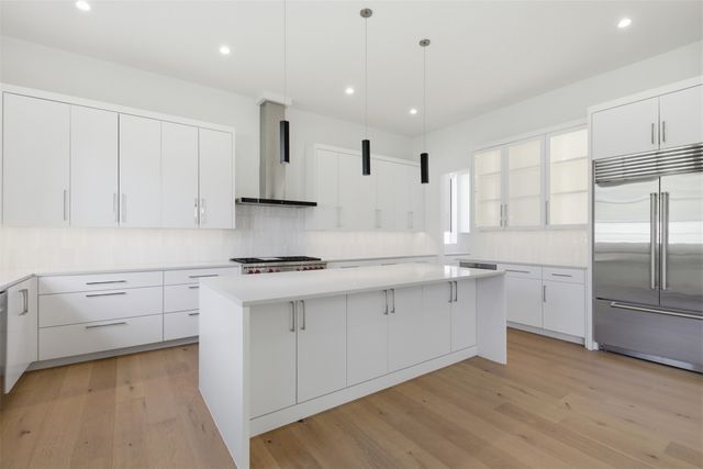 9855 Kingsway Avenue, Dallas, TX 75230