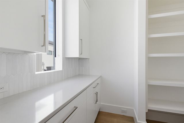 9855 Kingsway Avenue, Dallas, TX 75230