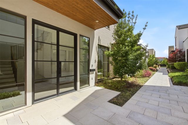 9855 Kingsway Avenue, Dallas, TX 75230