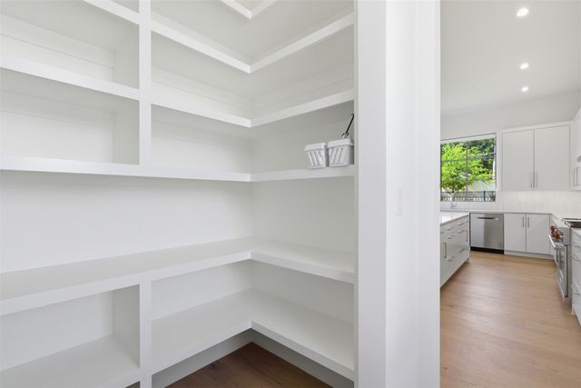 9855 Kingsway Avenue, Dallas, TX 75230