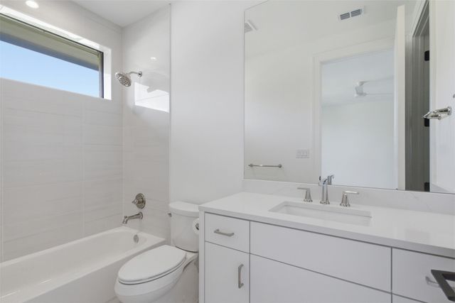 9855 Kingsway Avenue, Dallas, TX 75230