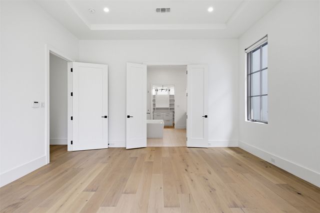 9855 Kingsway Avenue, Dallas, TX 75230