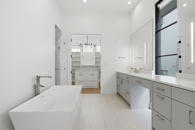 9855 Kingsway Avenue, Dallas, TX 75230