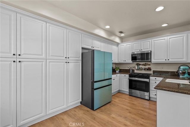 28354 Santa Rosa Lane, Saugus, CA 91350