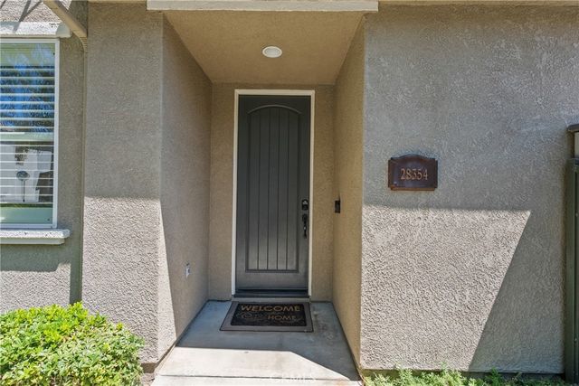 28354 Santa Rosa Lane, Saugus, CA 91350