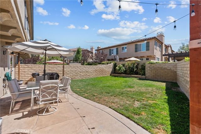 28354 Santa Rosa Lane, Saugus, CA 91350