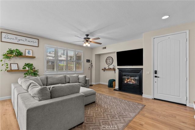 28354 Santa Rosa Lane, Saugus, CA 91350