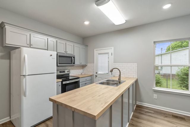 420 Durrett St, Springfield, TN 37172