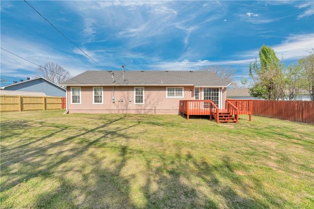 511 Del Circle, Lowell, AR 72745
