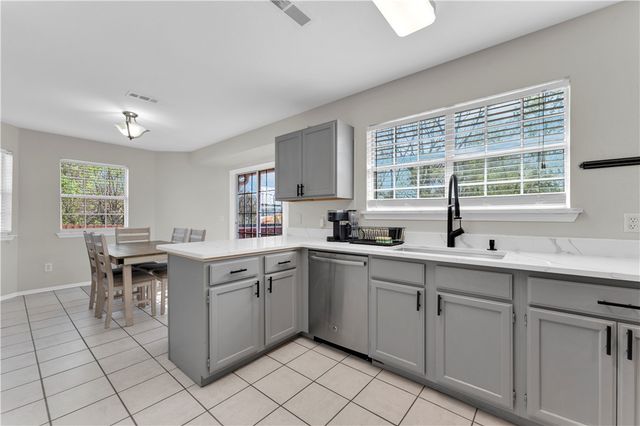 511 Del Circle, Lowell, AR 72745