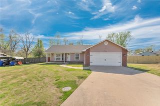 511 Del Circle, Lowell, AR 72745