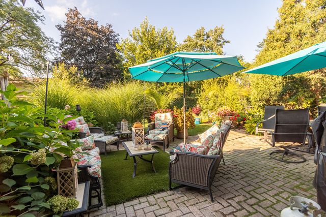 19W078 Avenue Normandy N, Oak Brook, IL 60523