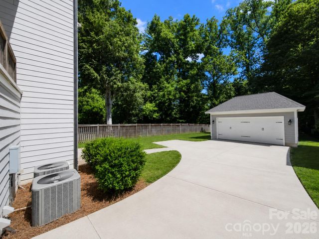 3015 Commonwealth Avenue, Charlotte, NC 28205