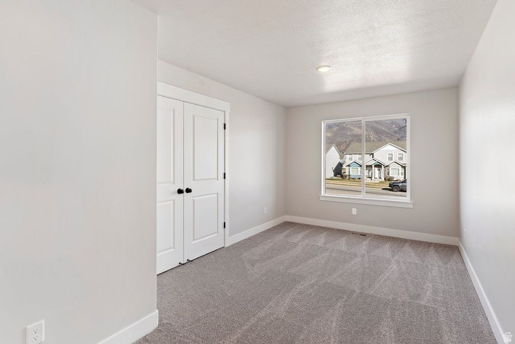 Image 13 of property listing at 3130 N 1675 E, Layton, UT 84040