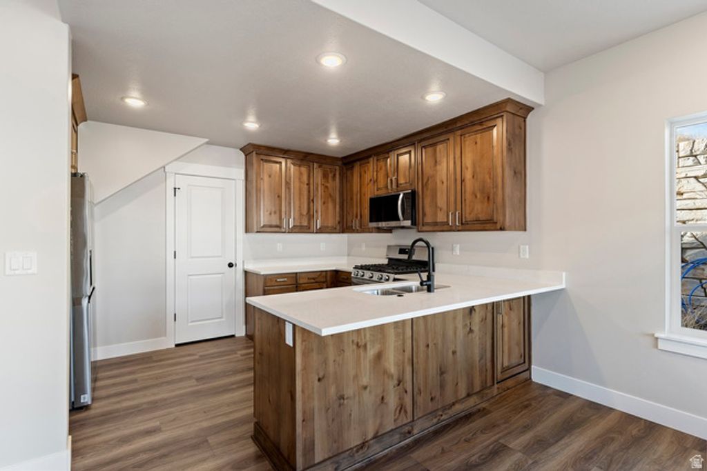 Image 7 of property listing at 3130 N 1675 E, Layton, UT 84040