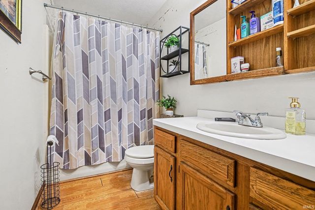 929 W Garfield Avenue, Elkhart, IN 46516