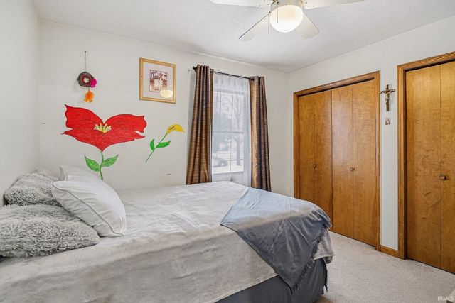 929 W Garfield Avenue, Elkhart, IN 46516