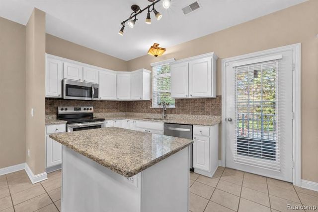 11693 Squiers Boulevard, Utica, MI 48315