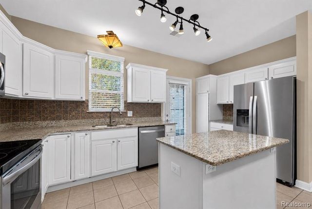 11693 Squiers Boulevard, Utica, MI 48315