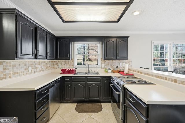 2940 Summit Drive, Jonesboro, GA 30236