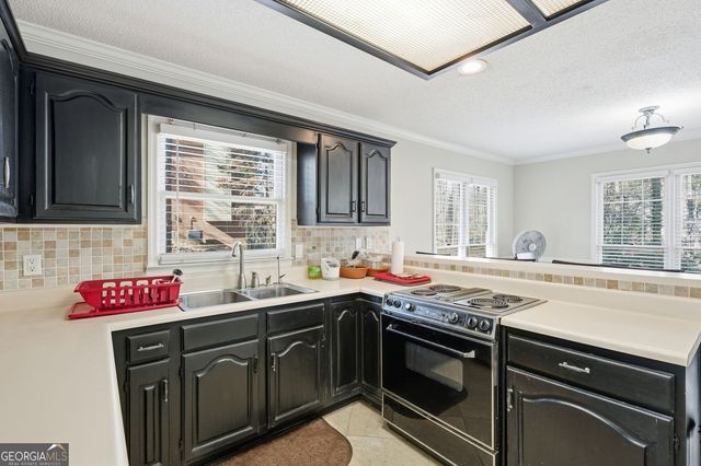 2940 Summit Drive, Jonesboro, GA 30236