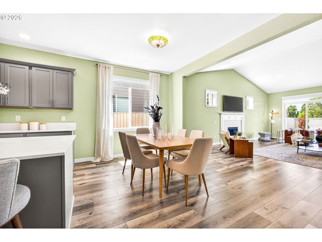 713 TIGERLILY St, Silverton, OR 97381