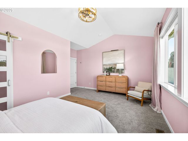 713 TIGERLILY St, Silverton, OR 97381