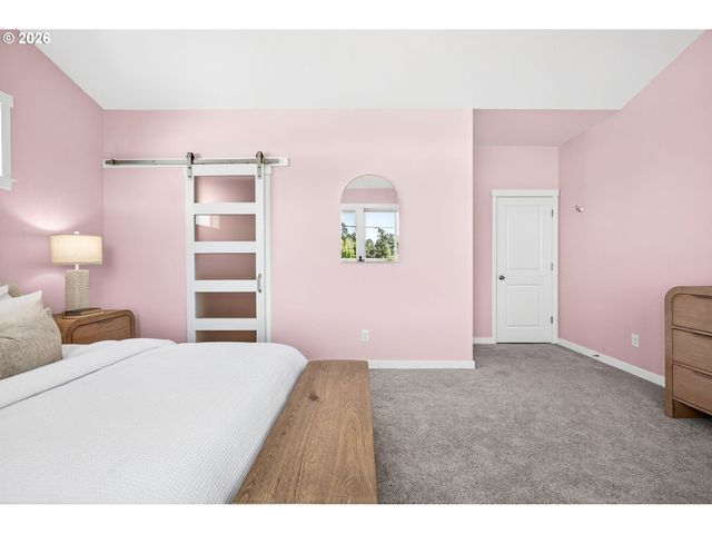 713 TIGERLILY St, Silverton, OR 97381
